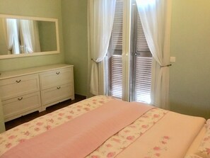 2 bedrooms, iron/ironing board, travel cot, free WiFi - Villa Yason Private Heated Pool Within Easy Reach Of Beaches, Tavernas & Shops. (Ionian Islands)