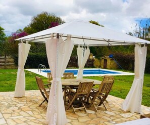 Outdoor dining - Villa Yason Private Heated Pool Within Easy Reach Of Beaches, Tavernas & Shops. (Ionian Islands)