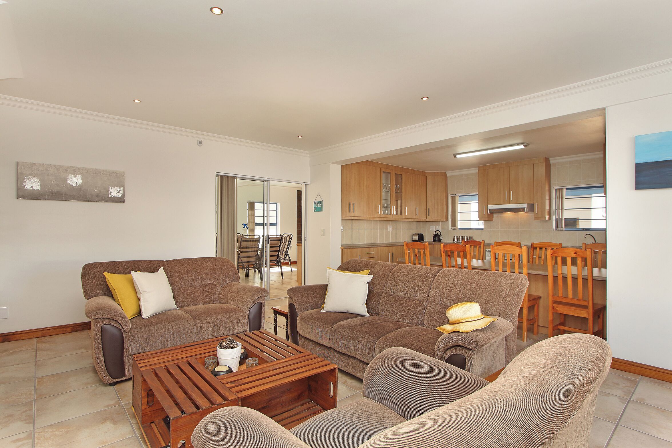 المنشأة من الداخل