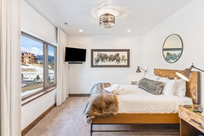 5 habitaciones, tabla de planchar con plancha, internet y ropa de cama 