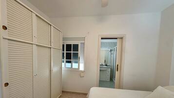 3 Schlafzimmer, BĂŒgeleisen/BĂŒgelbrett, kostenloses WLAN, BettwĂ€sche