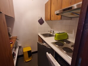 Køleskab, ovn, opvaskemaskine