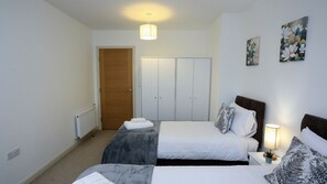 2 bedrooms, desk, iron/ironing board, free WiFi