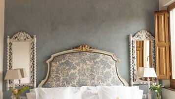 Apartament Deluxe, 1 dormitori, terrassa, vistes a la muntanya | 2 dormitoris, llençols de cotó egipci i roba de llit d'alta qualitat