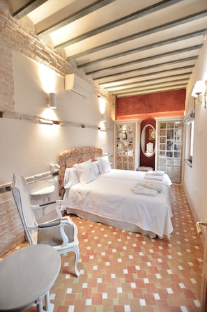 Family Apartment, 2 Bedrooms | Egyptian cotton sheets, premium bedding, down duvets, Tempur-Pedic beds - La Corrala del Realejo (Granada)