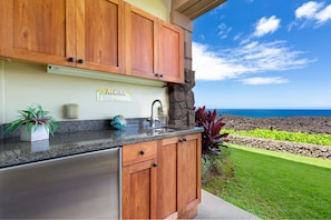 Fridge, microwave, oven, stovetop - Ocean Front.  Includes Waikoloa Gold Golf Memberships Benefits. Halii Kai 14B (Waikoloa Village)