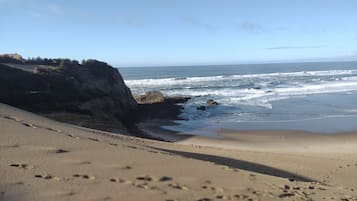 In StrandnĂ€he, LiegestĂŒhle