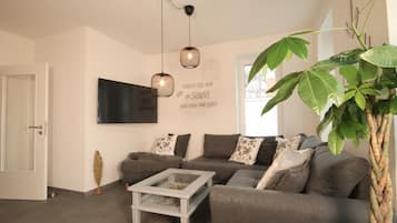 Ferienhaus am Angerplatz | Area keluarga | Televisi layar datar 50-inci dengan saluran TV satelit dan TV