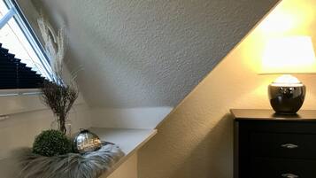 Ferienhaus am Angerplatz | 2 Schlafzimmer, hochwertige Bettwaren, individuell dekoriert