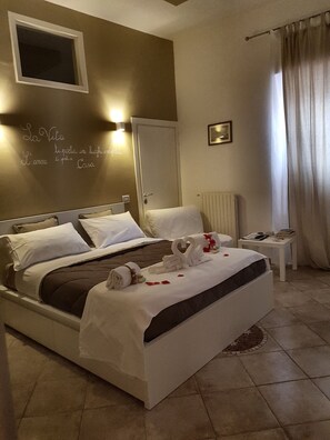 1 chambre, fer et planche à repasser, lit parapluie, Wi-Fi gratuit