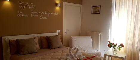 1 chambre, fer et planche à repasser, lit parapluie, Wi-Fi gratuit