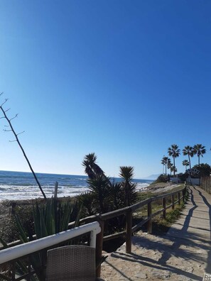 Beach nearby -  3 Bed Ground Floor - walk to beach / restaurants. Fast Fibre WiFi  (Marbella)