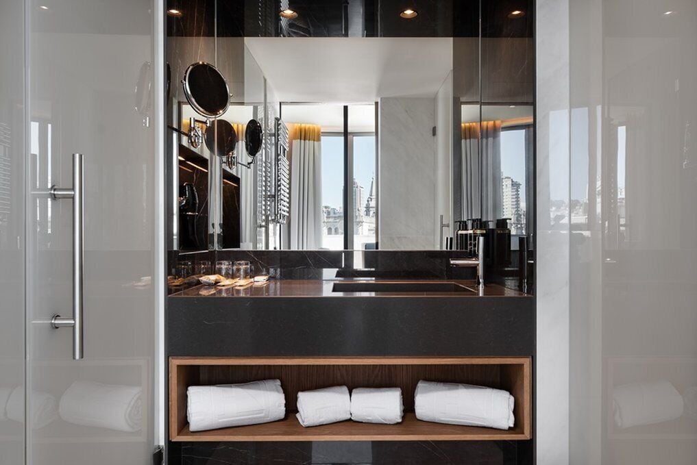 shower, rainfall showerhead, eco-friendly toiletries, hair dryer