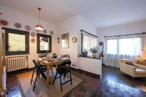 Familie resortwoning, meerdere slaapkamers, 2 badkamers (Residenza La Parusciola) | Dineren