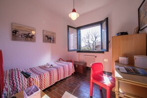 Family Townhome, Multiple Bedrooms, 2 Bathrooms, Mountainside (Residenza La Parusciola Pool and)