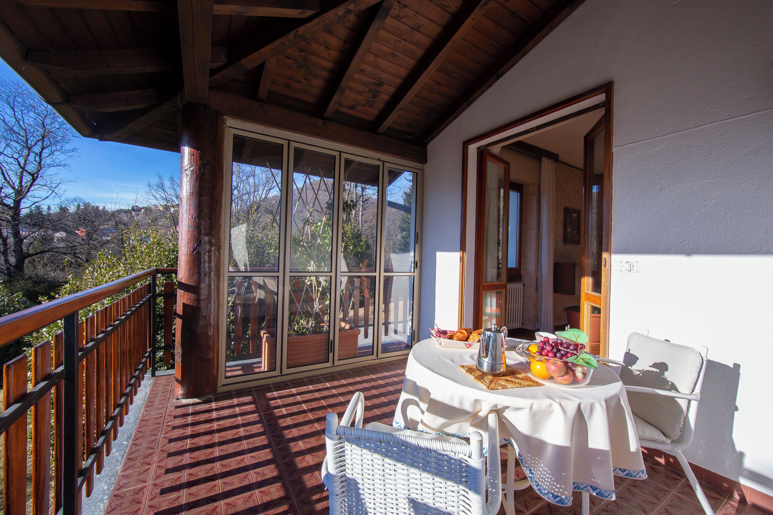 Perhehuvila, useita makuuhuoneita, 2 kylpyhuonetta (Villa La Verbanina Private Garden) | Ulkoruokailutilat