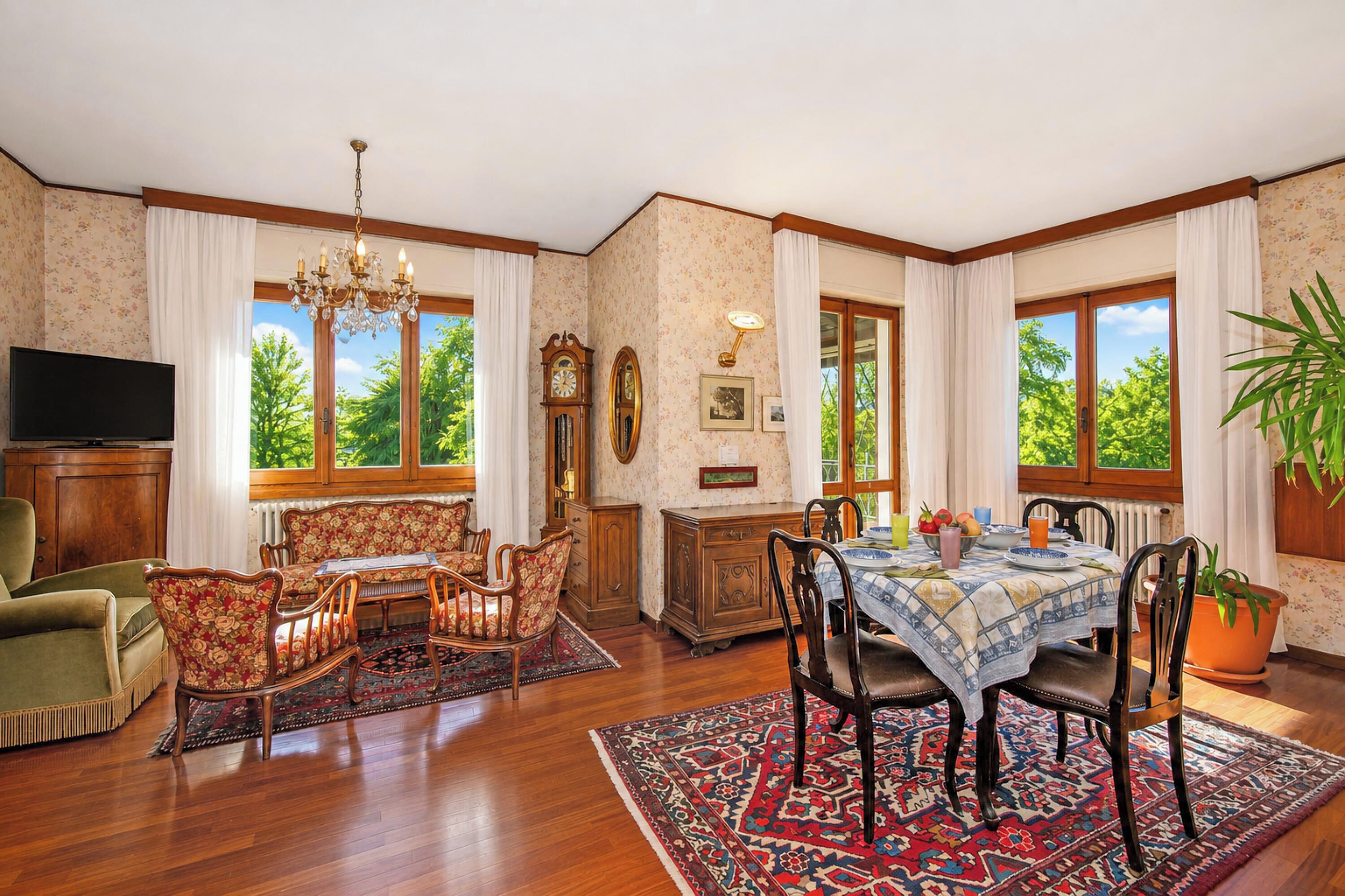 Family Villa, 3 Bedrooms, 2 Bathrooms, Mountainside (Villa La Verbanina Private Garden) | Dining