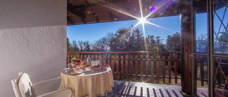 تناول الطعام بالخارج