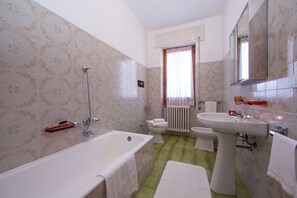 Family Villa, Multiple Bedrooms, 2 Bathrooms, Mountainside (Villa La Verbanina Private Garden) | Bathroom | Bathtub, hair dryer, bidet, towels