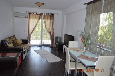 lovely condo close to the beach