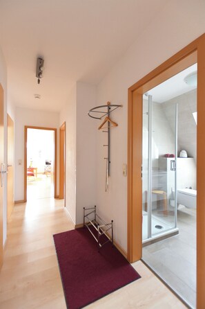 Interior - Apartment in Prerow, 60 m², 2 bedrooms, 4 pers, WLAN, washing machine, balcony, garden, barbecue area, parking lot (Prerow)