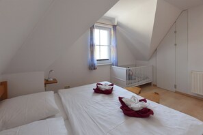 2 多间卧室、旅行婴儿床、免费 WiFi