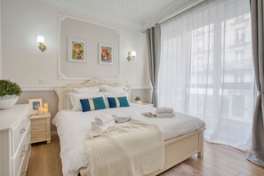 5 bedrooms, in-room safe, desk, iron/ironing board