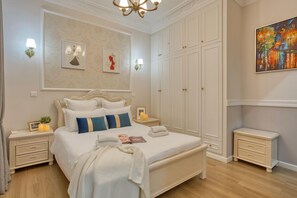 5 bedrooms, in-room safe, desk, iron/ironing board