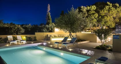 No1 Forget Me Not Villa with private pool in stunning location