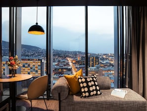 Chambre Classique, 1 très grand lit, vue ville