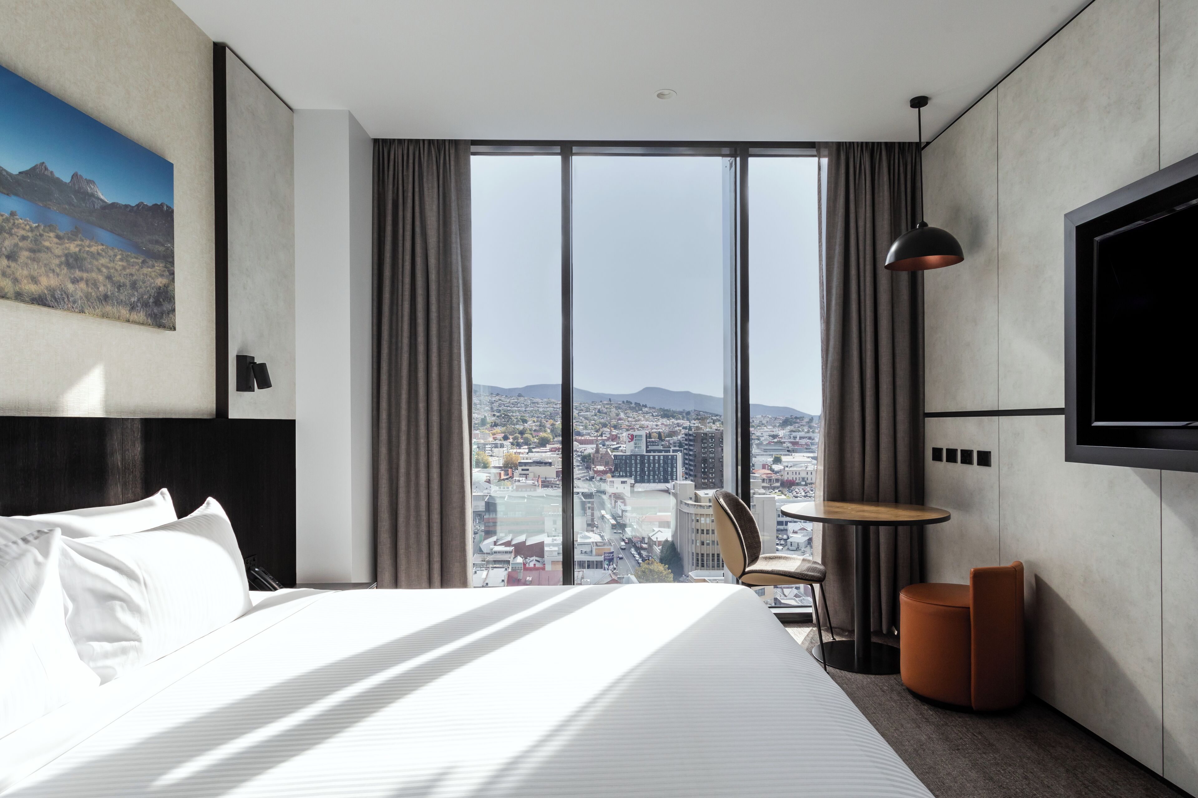 Habitación superior, 1 cama King size, vista a la ciudad | Vista a la ciudad