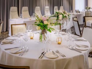 Indoor wedding - Mövenpick Hotel Hobart (Hobart)