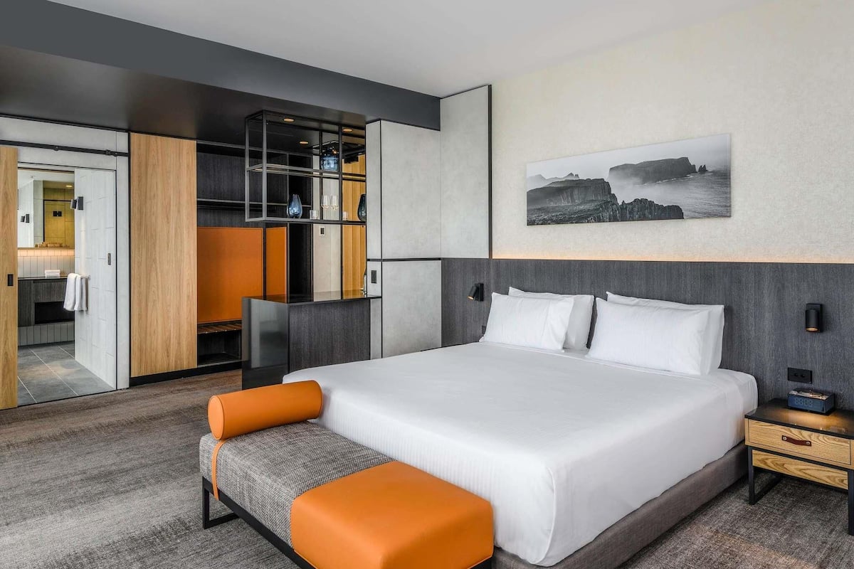 Suite, Harbour View | Premium bedding, minibar, in-room safe, individually decorated