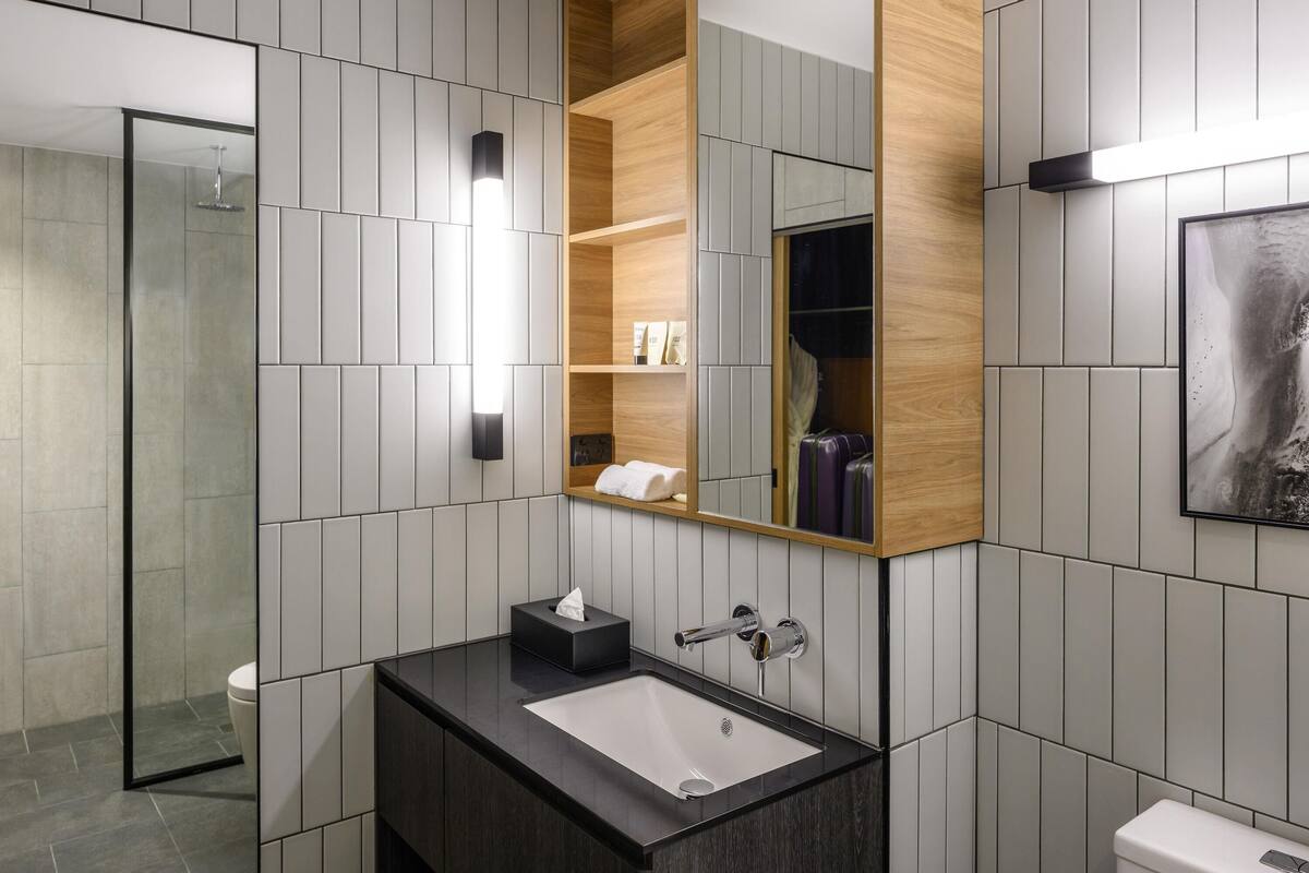 1 bedroom, premium bedding, minibar, in-room safe