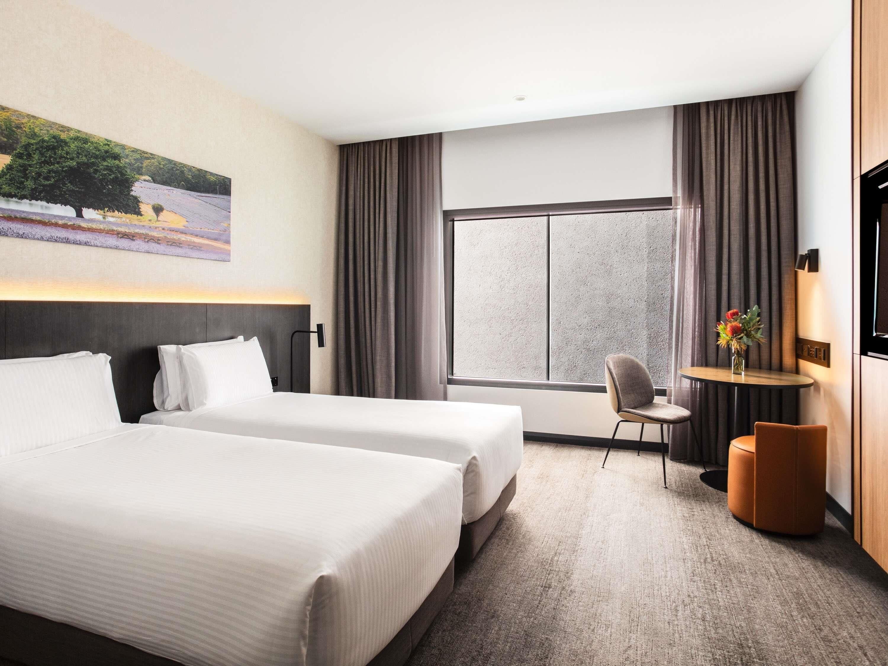 Classic Room, 2 Twin Beds (Interior Room) | Premium bedding, minibar, in-room safe, desk
