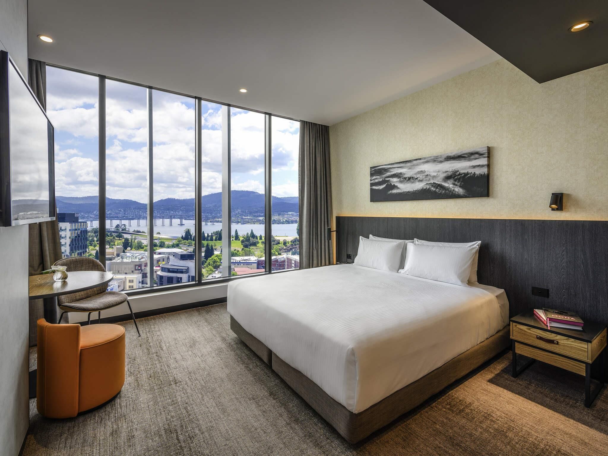 Deluxe Room, 1 King Bed, Harbour View