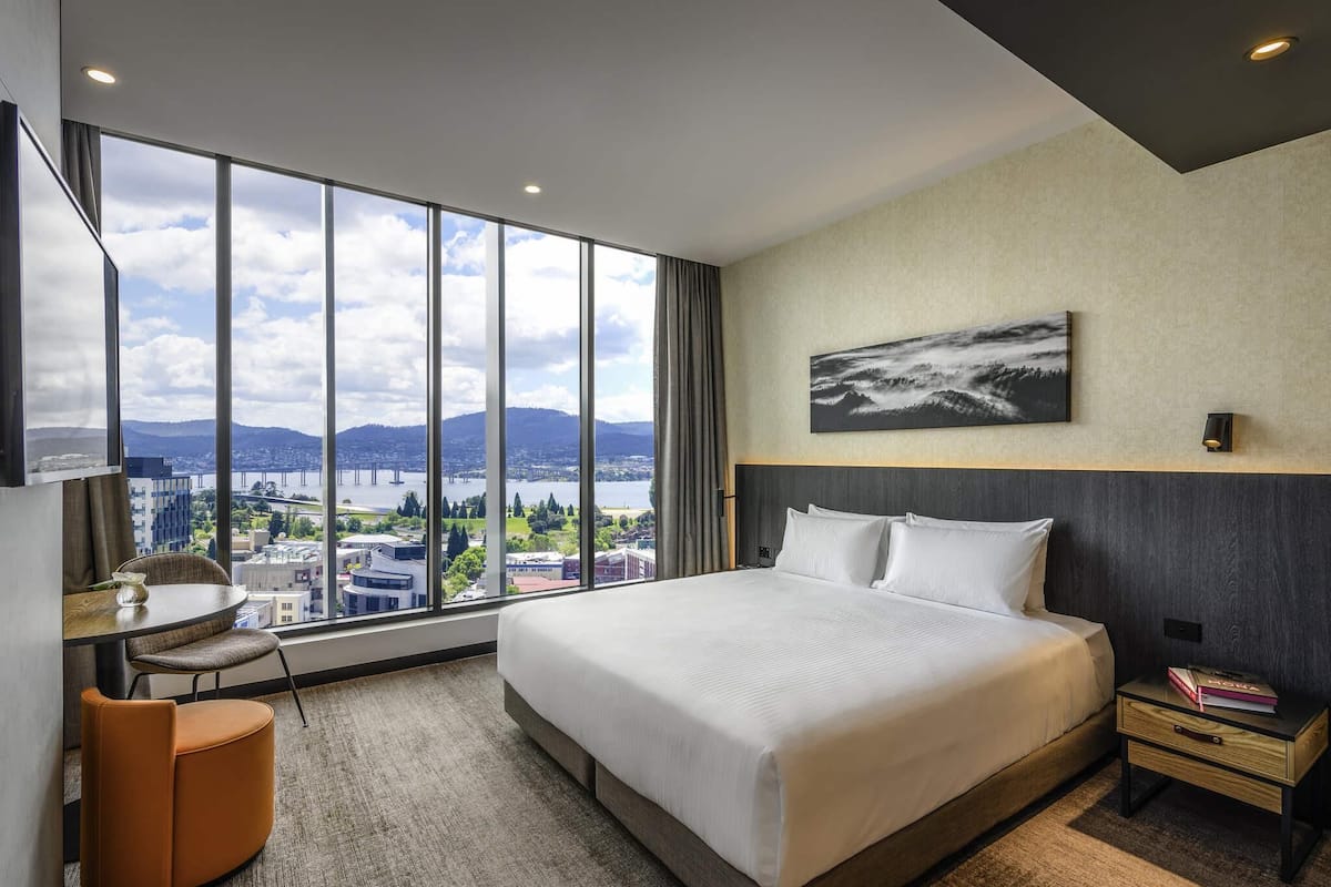 Deluxe Room, 1 King Bed, Harbour View