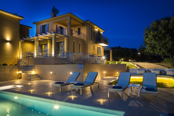 Piscina all'aperto
