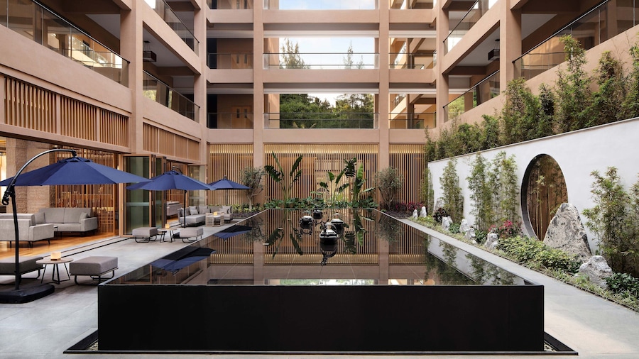 Sheraton Maoming Romantic Beach Resort
