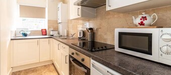 Mycosy Provost Road, 1BR Apartment, Great Location - Dundee