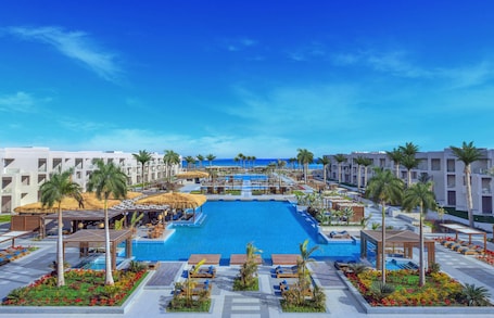 2 outdoor pools. Steigenberger Resort Ras Soma