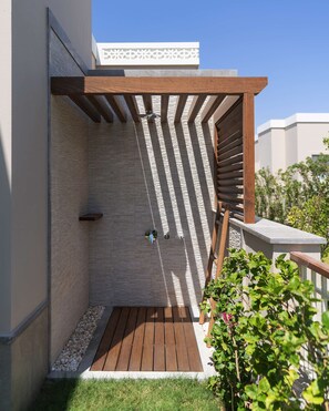 Suite royale, 1 grand lit, vue sur la mer | Minibar, coffre-fort, lit de bébé (gratuit), accès au Wi-Fi (inclus)