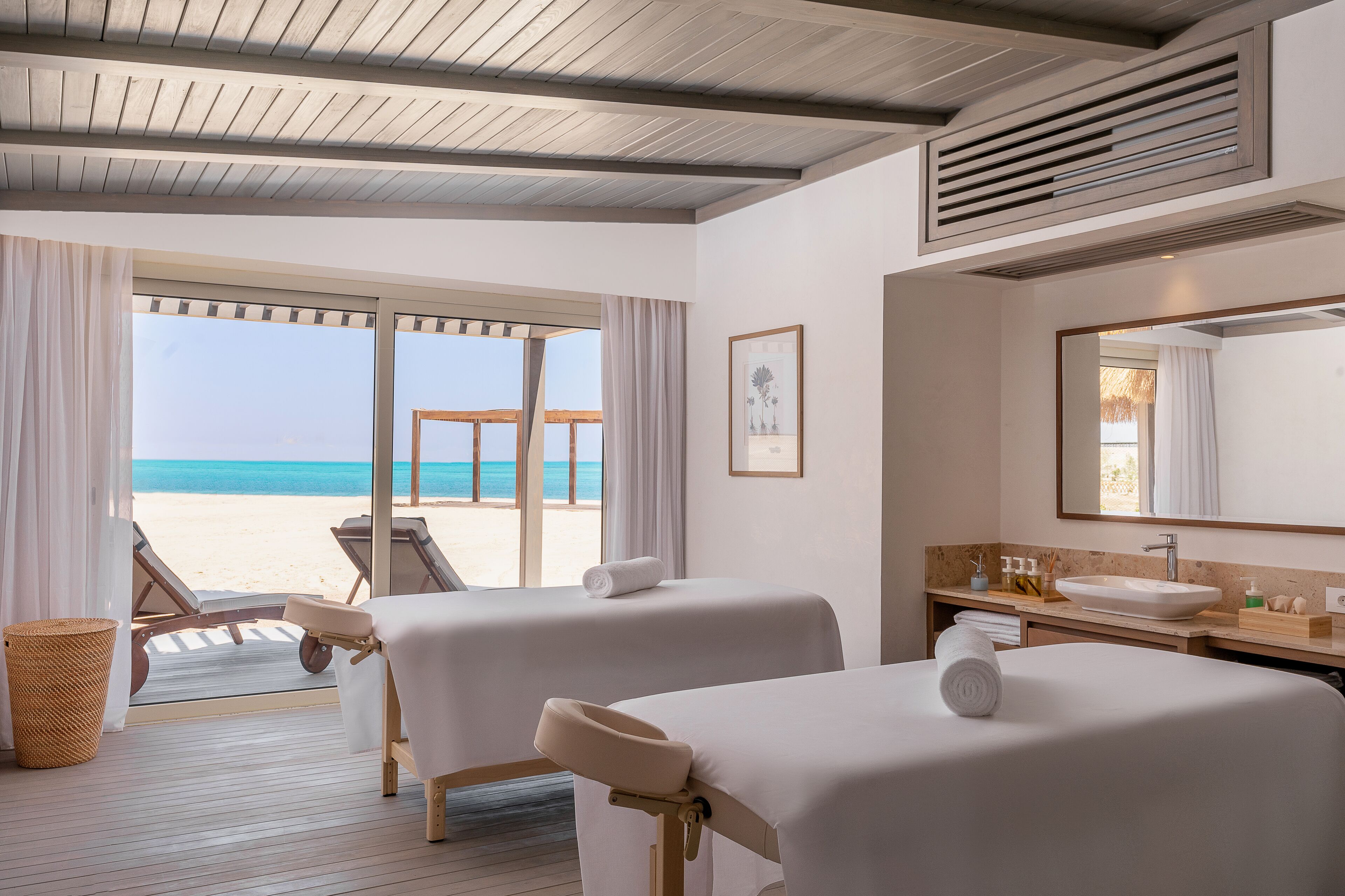 Urutan Thai, perkhidmatan urut 