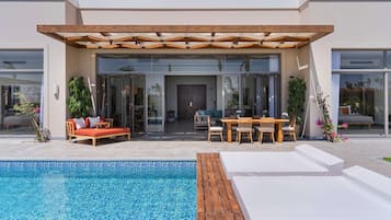 Minibar, coffres-forts dans les chambres, lits bébé (gratuits)