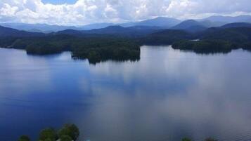 منزل - ٣ غرف نوم | بحيرة