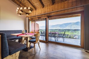 Panoramic-Apartment, Terrasse | Ausblick vom Zimmer