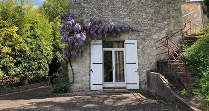 Country house with swimming pool and panoramic view