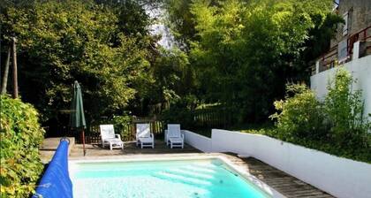 Country house with swimming pool and panoramic view