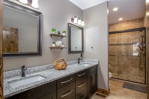 Shower, jetted tub, towels