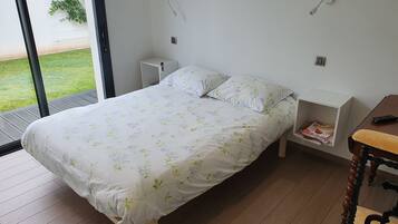 3 habitaciones, tabla de planchar con plancha, wifi y ropa de cama